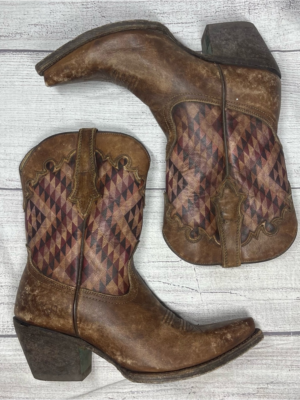 ARIAT Women’s 7.5 Circuit Gemma Brown Leather Aztec Western Boots